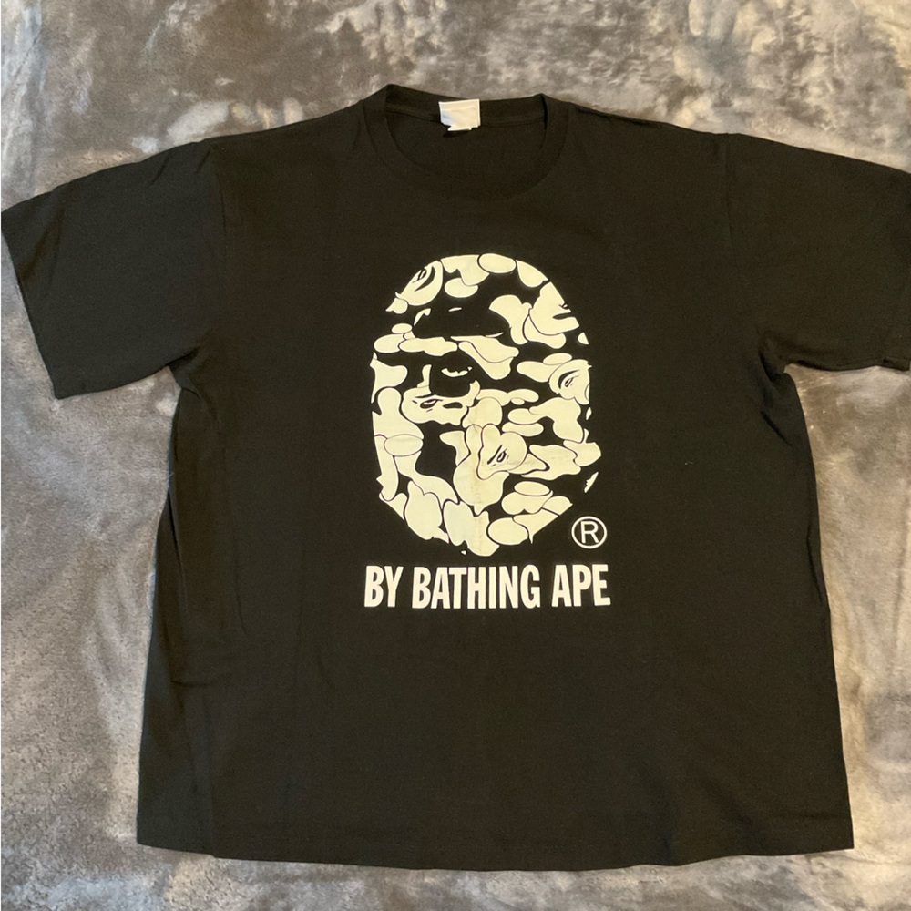 Black bape shirt I’m print glows in the dark🔥